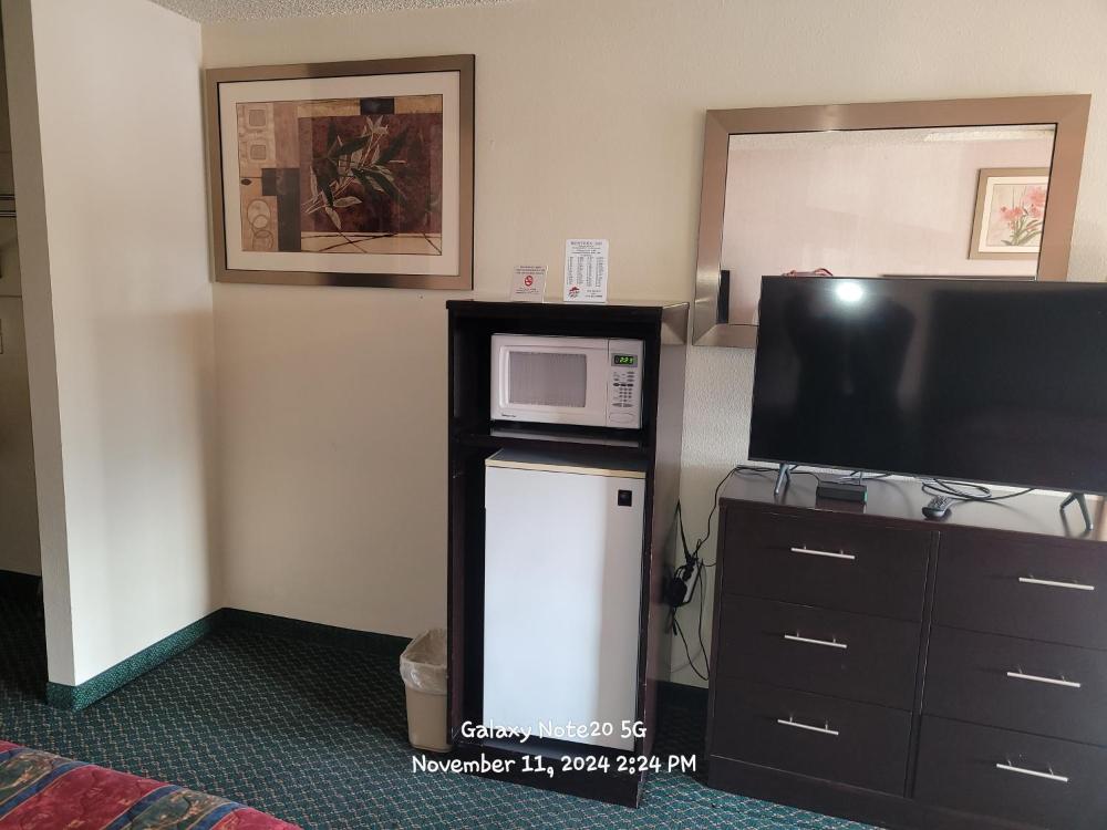 Western Inn Lakewood